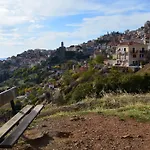 Ξενώνας Μέλαθρον בית הארחה